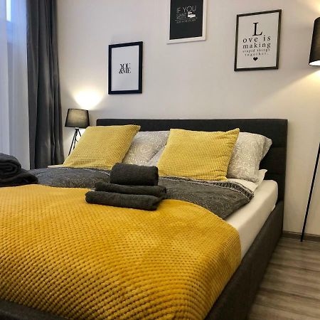 Apartament Szczesliwa 13 - Plac Ratuszowy Jelenia Gora Luaran gambar