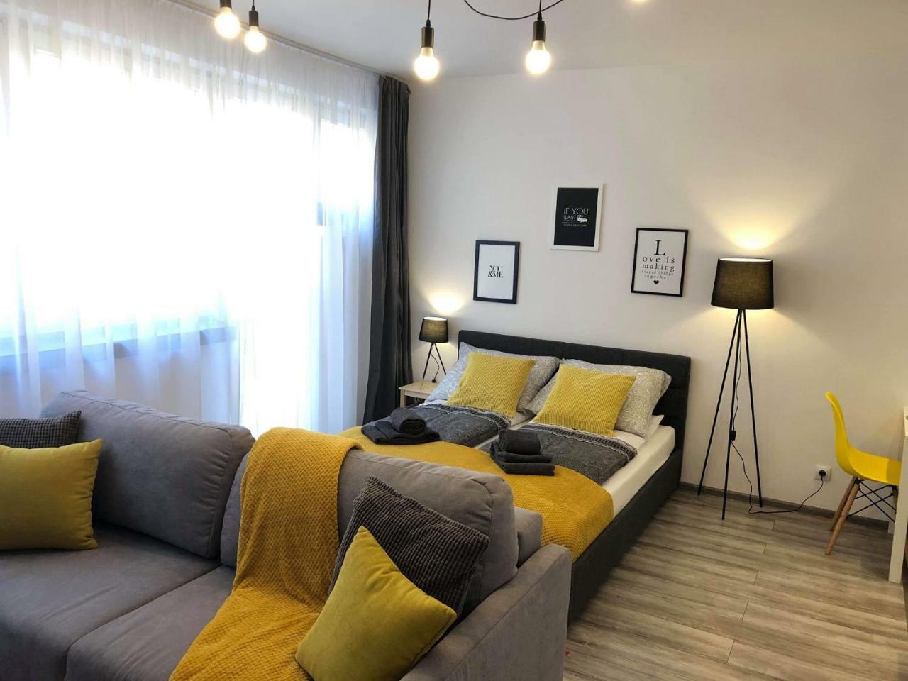 Apartament Szczesliwa 13 - Plac Ratuszowy Jelenia Gora Luaran gambar