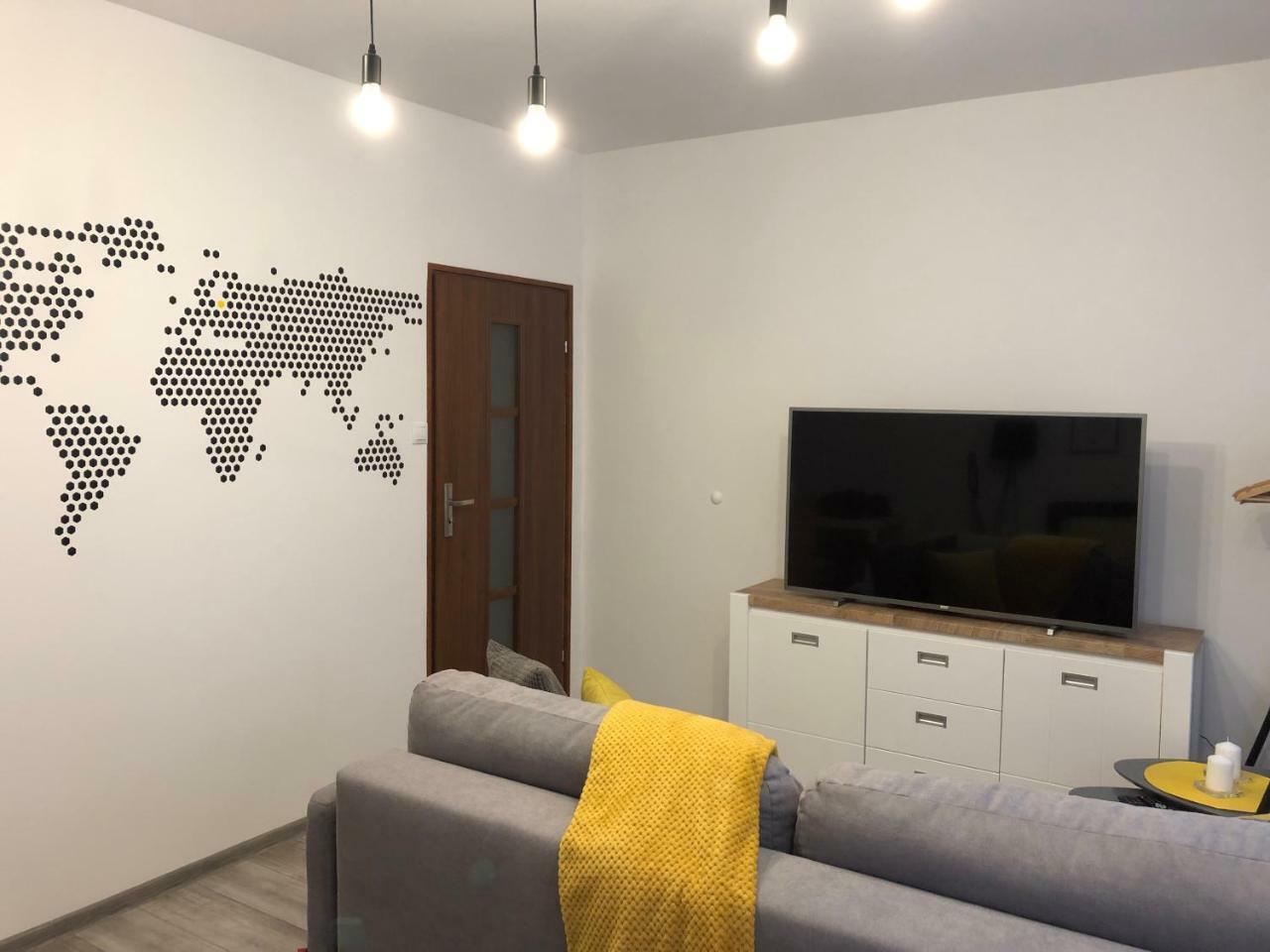 Apartament Szczesliwa 13 - Plac Ratuszowy Jelenia Gora Luaran gambar