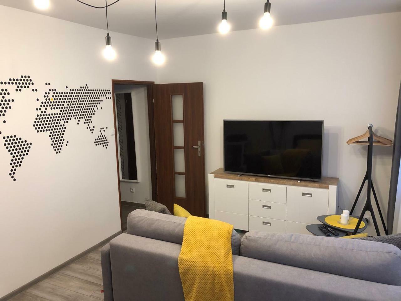 Apartament Szczesliwa 13 - Plac Ratuszowy Jelenia Gora Luaran gambar