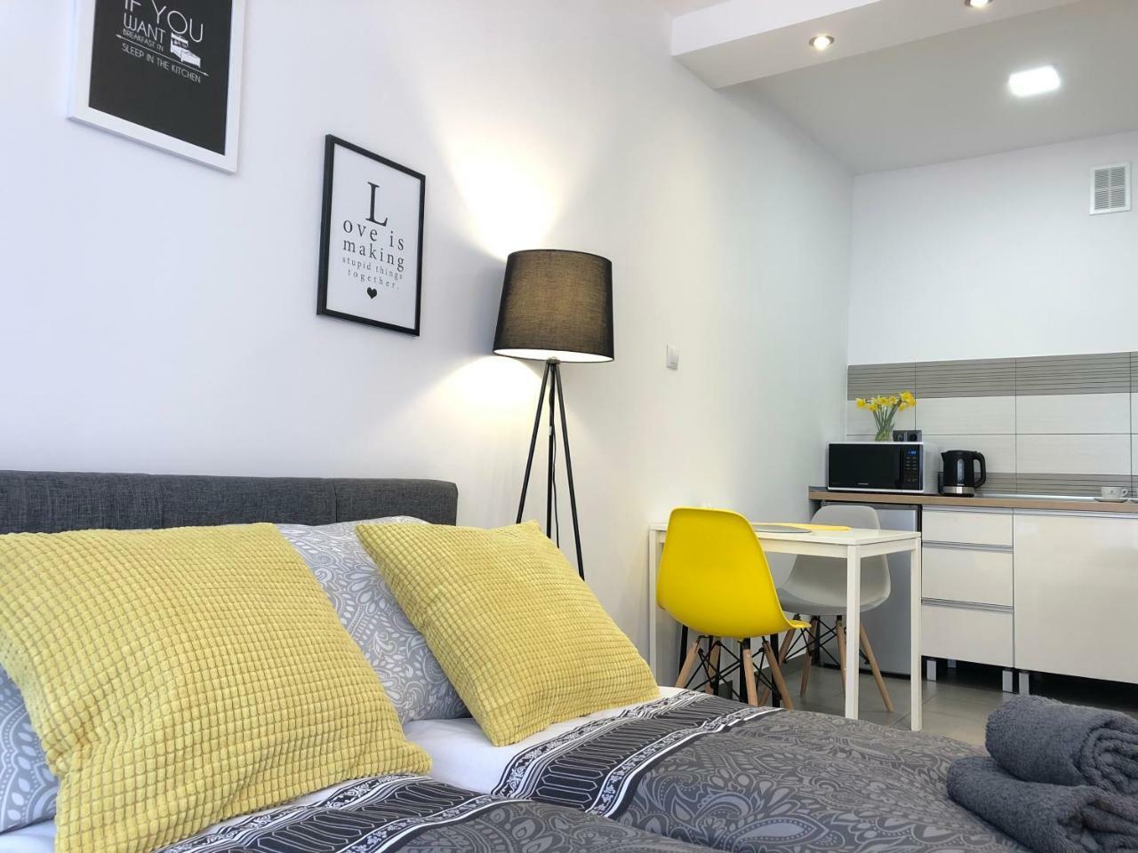 Apartament Szczesliwa 13 - Plac Ratuszowy Jelenia Gora Luaran gambar
