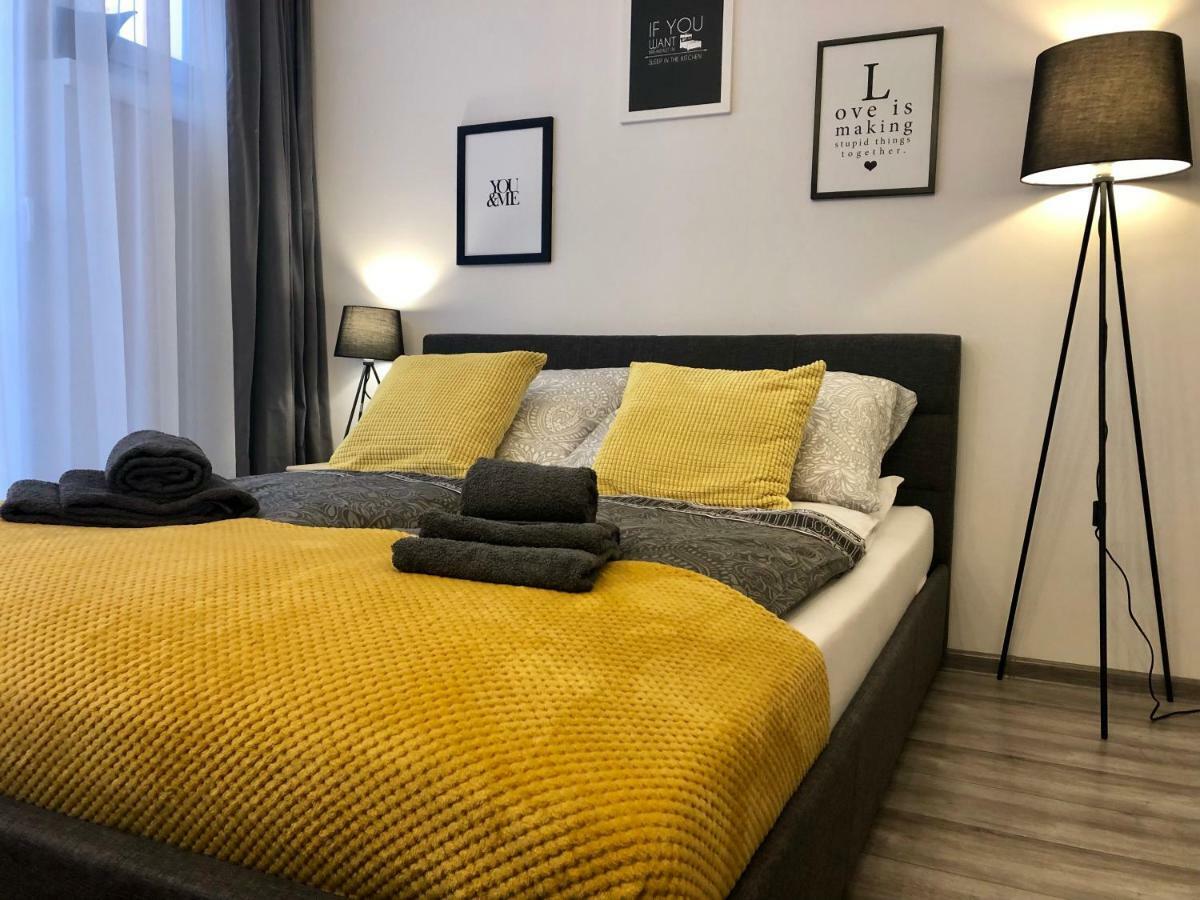 Apartament Szczesliwa 13 - Plac Ratuszowy Jelenia Gora Luaran gambar